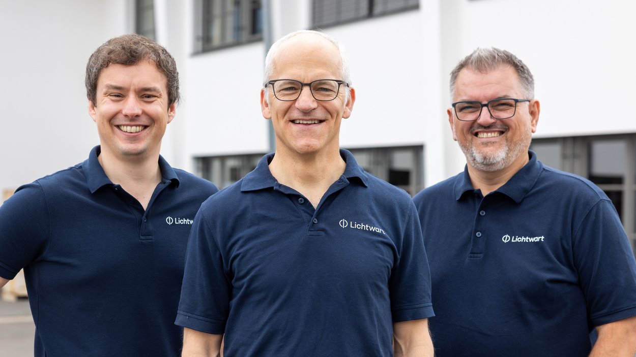 Das Gründerteam von Lichtwart. Von links nach rechts: Johannes Mailänder (CMO), Jackson Bond (CSO) und Gregor Giataganas (CEO).